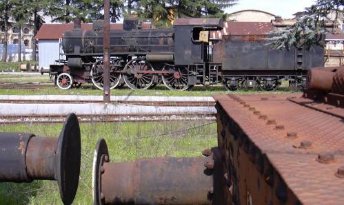 Foto di locomotive accantonate
